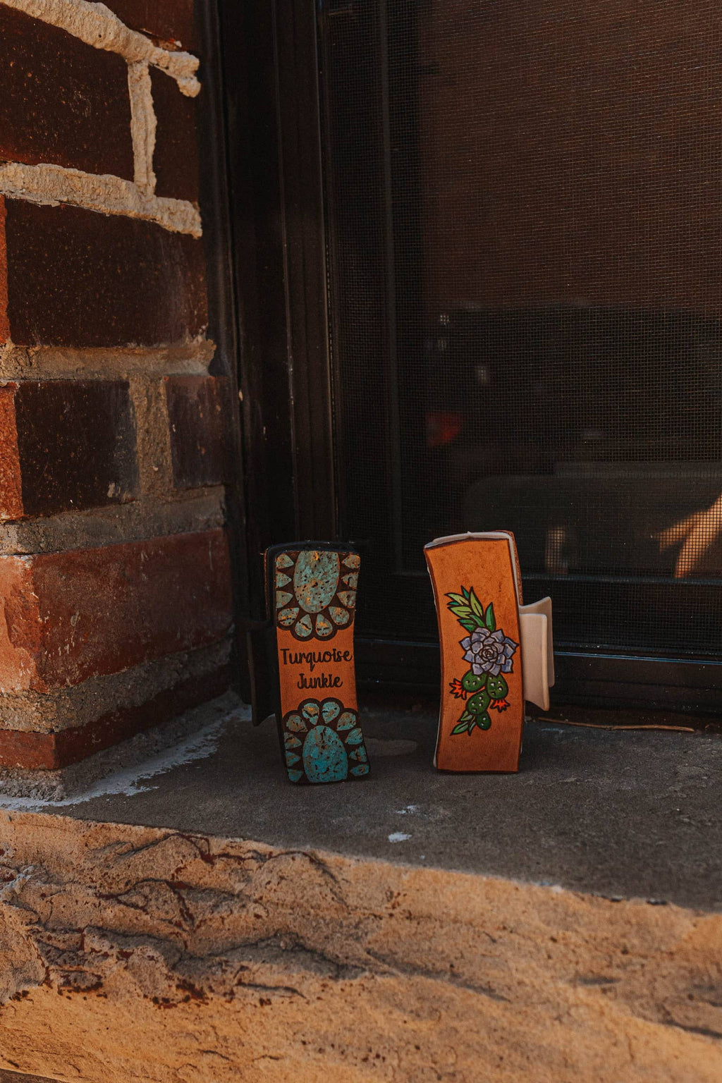 Turquoise Junkie Leather Claw Clip: Navy / Large