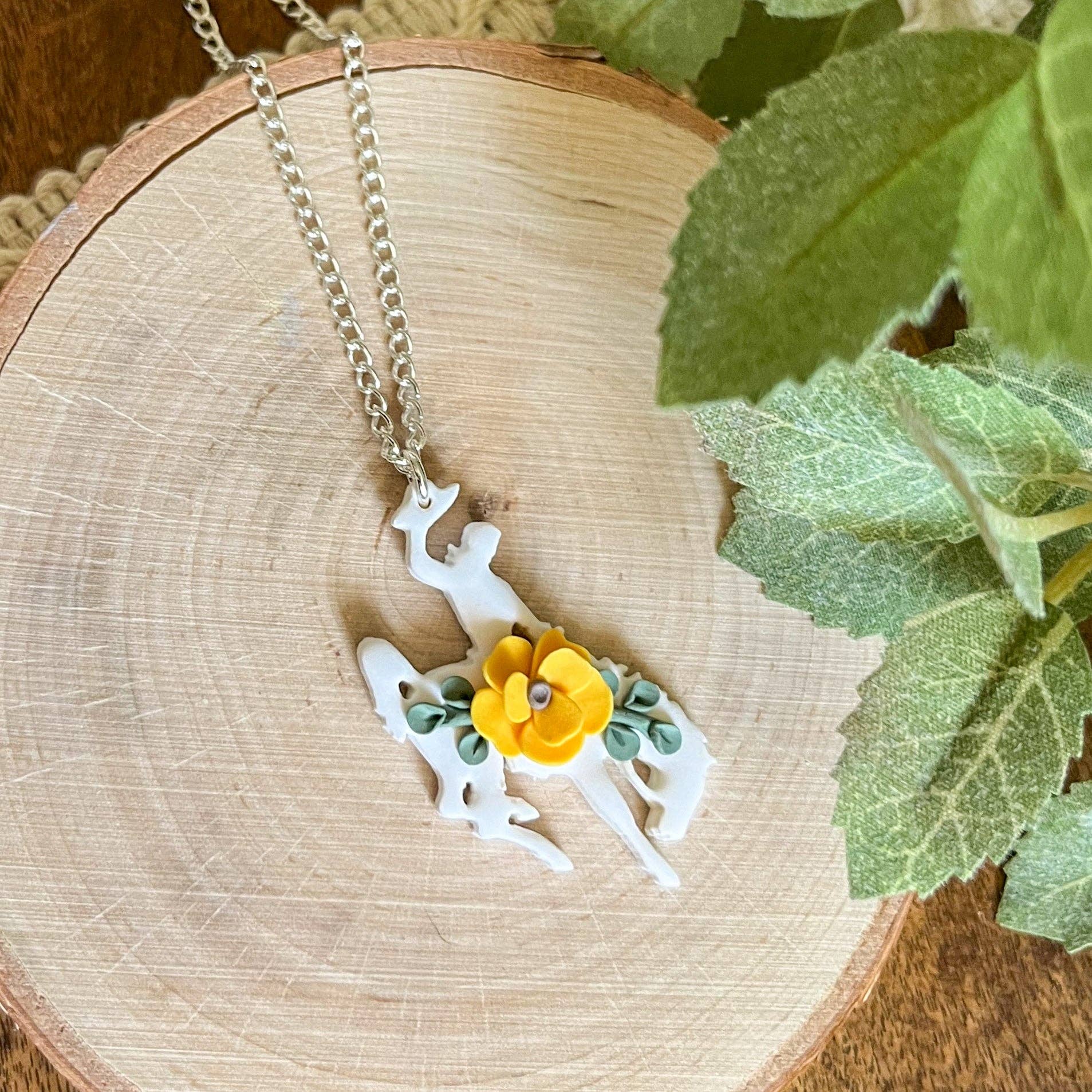 UWYO steamboat necklace (white) OFFICIALLY LICENSED | 18 " chain: 18k gold plated