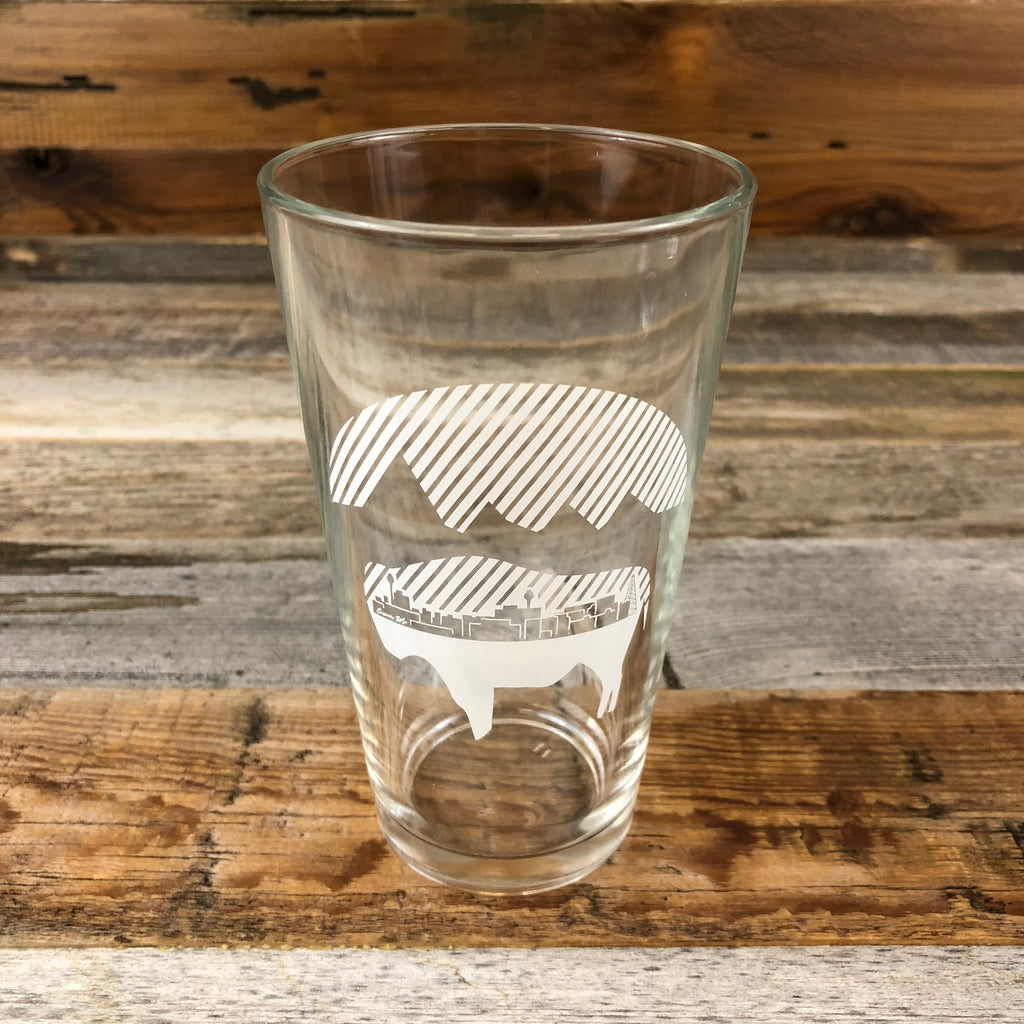 Bison reflection casper pint glass